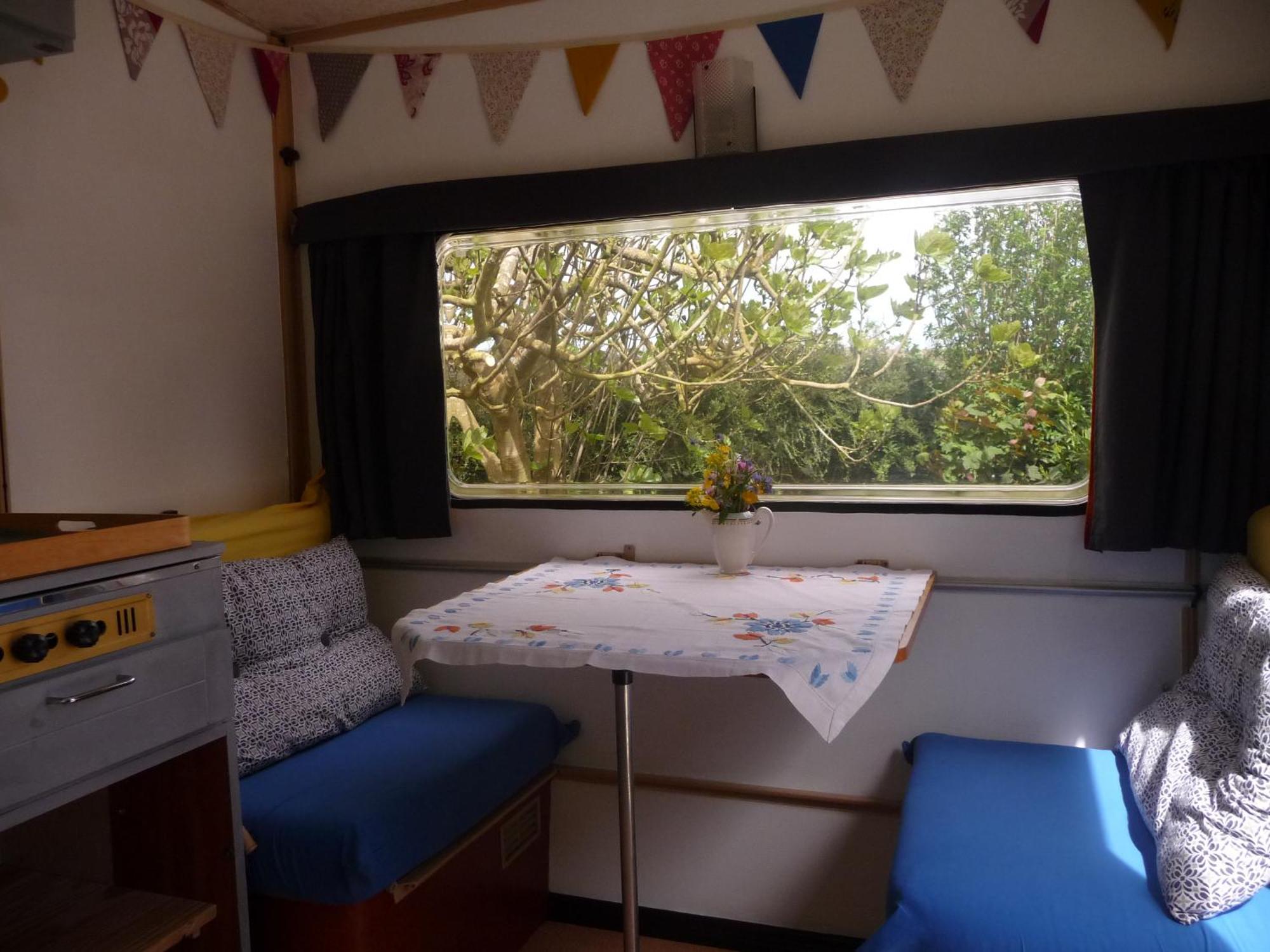 Bretagne Chambre D'Hotes Suite 53M2 Et Caravane Vintage Avec Cuisine Et Salle De Bains Privees Brittany B&B 53M2 Suite And Vintage Caravan Glamping With Private Kitchen And Bathroom Pleumeur-Gautier Zewnętrze zdjęcie
