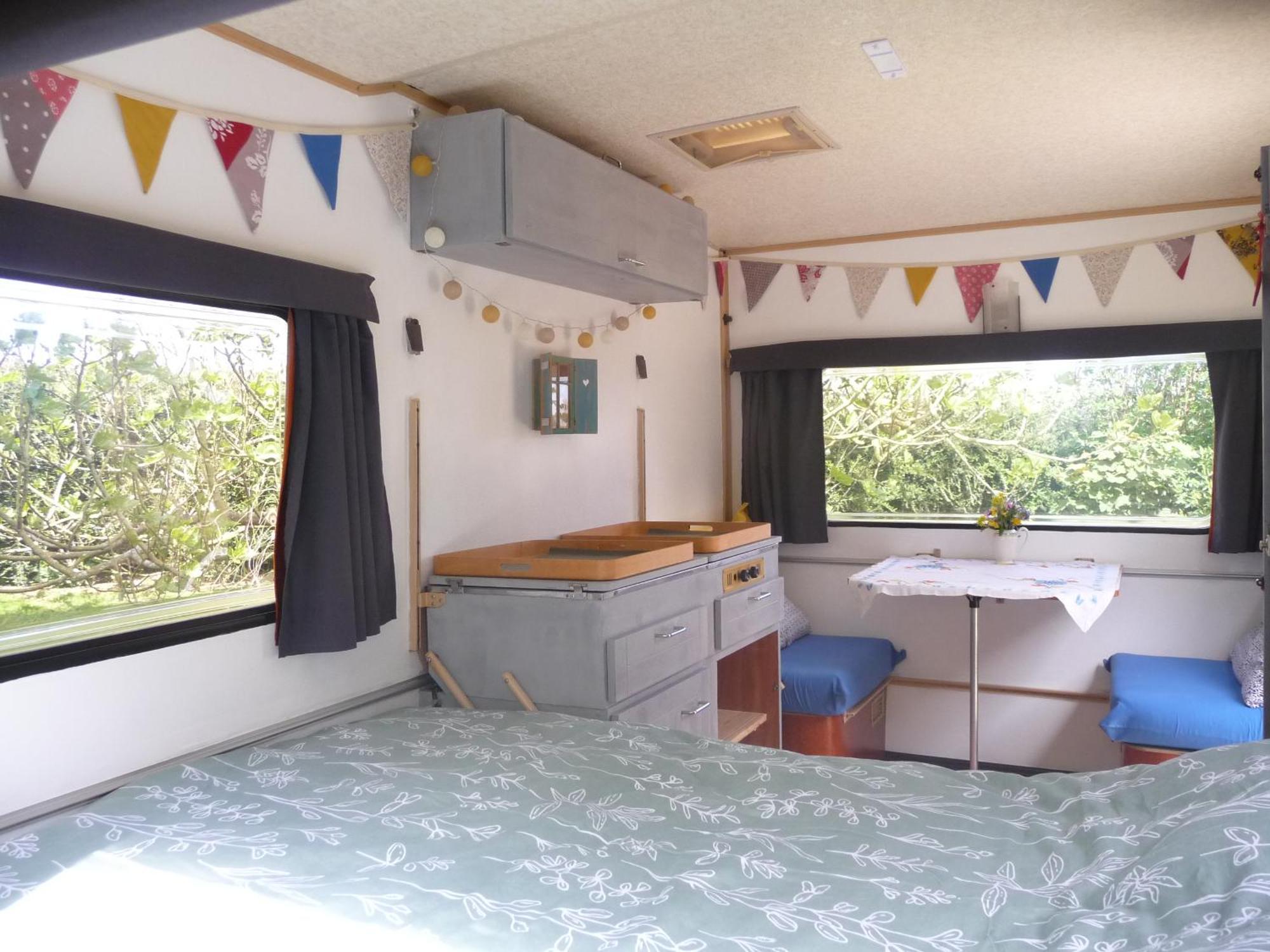 Bretagne Chambre D'Hotes Suite 53M2 Et Caravane Vintage Avec Cuisine Et Salle De Bains Privees Brittany B&B 53M2 Suite And Vintage Caravan Glamping With Private Kitchen And Bathroom Pleumeur-Gautier Zewnętrze zdjęcie